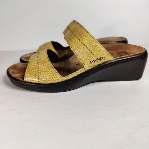 Mephisto Ularia Mobils Yellow Snakeskin Print Leather AirRelax Sandal Women Sz 9 - Picture 1 of 10